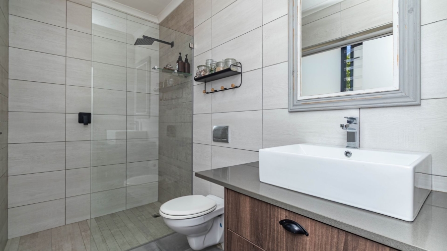 6 Bedroom Property for Sale in Hunters Home Western Cape